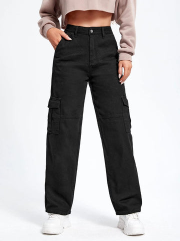 Women’s High-Waisted Cargo Pants in Black